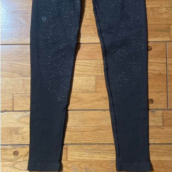 Lululemon Free To Flow 7/8 Tight Legging - Picture 16 of 16